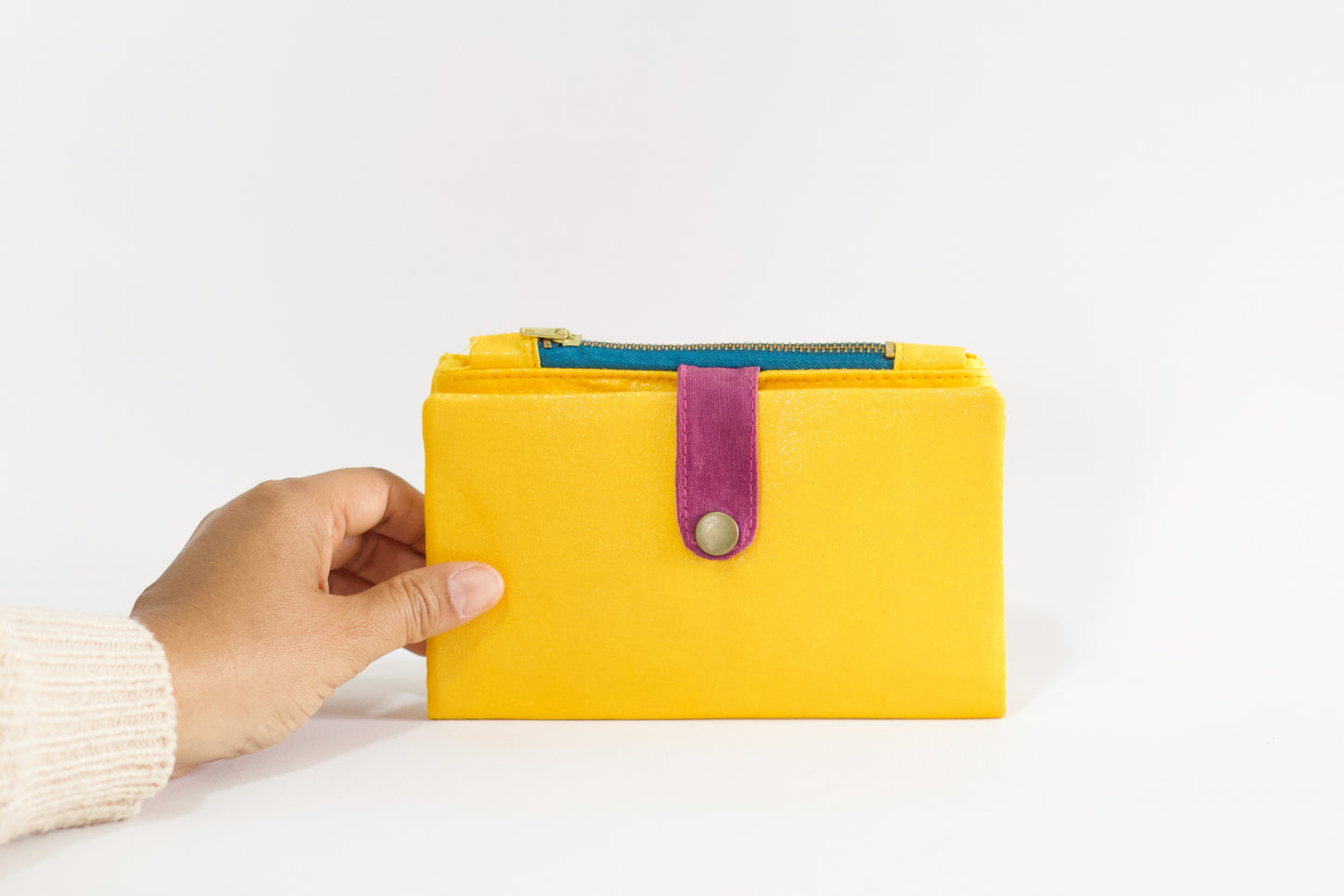 Cartera larga amarilla mango de mujer, cartera elegante para mujer brillante, cartera de viaje estética.