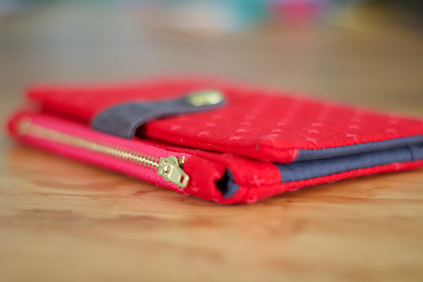 Cartera roja de tela sashiko, cartera para mujer plegable, billetera de viaje vegana, lindo regalo para ella, organizador de tarjetas de crédito