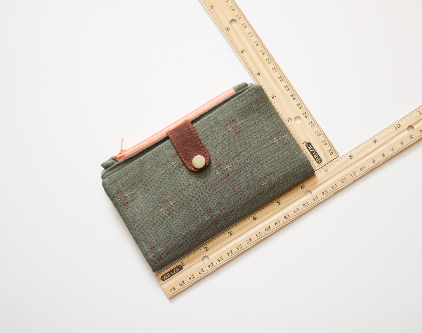Cartera larga bordada para mujer, cartera con puntos reales color salvia, cartera de sashiko de tela, cartera única para mujer, organizador de tarjetas de crédito
