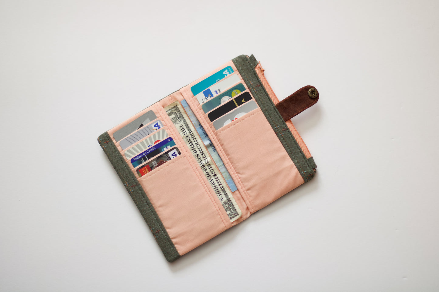Cartera larga bordada para mujer, cartera con puntos reales color salvia, cartera de sashiko de tela, cartera única para mujer, organizador de tarjetas de crédito