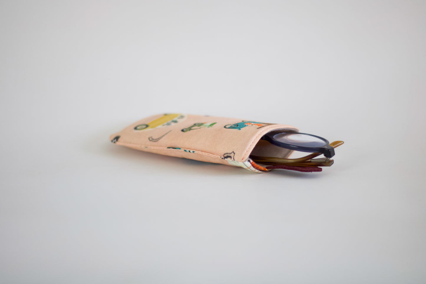 Estuche para gafas de bichos en coches, linda bolsa para gafas de sol, funda suave de algodón para gafas