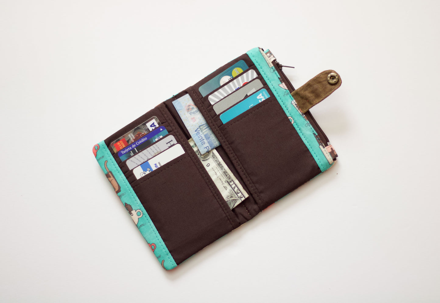 Linda cartera de gatos en tacitas, cartera de tazas de café, cartera vegana única, cartera divertida para viajes, regalo para ella, cartera para amantes de los gatos, organizador de tarjetas de crédito