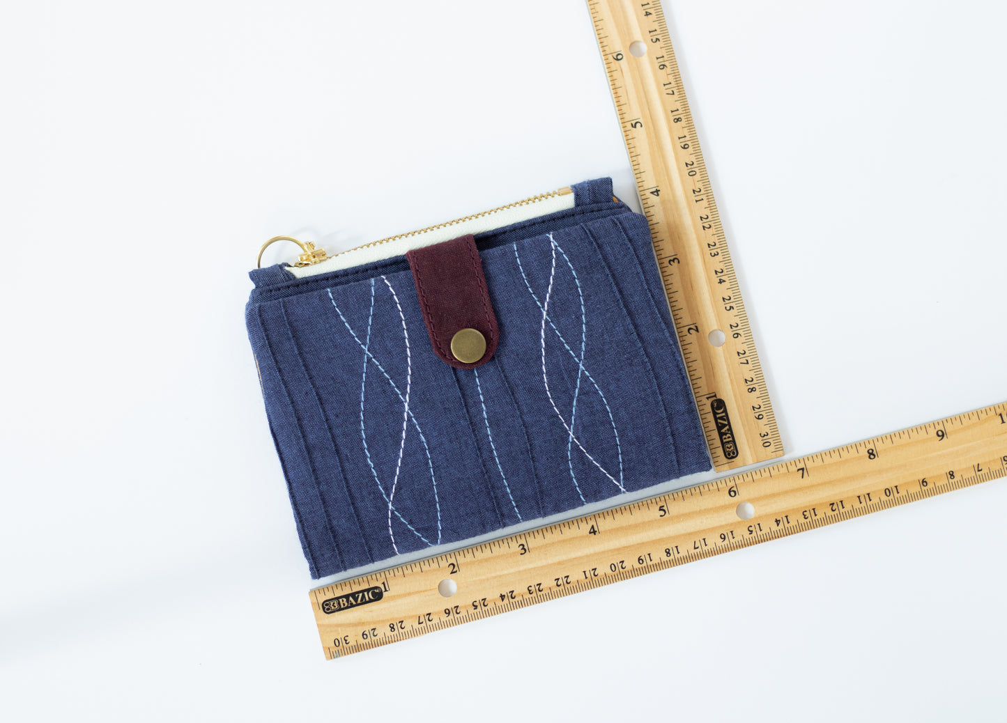 Cartera de mujer con puntadas reales con textura de bordado: cartera de viaje boho con cremallera, organizador de tarjetas de crédito