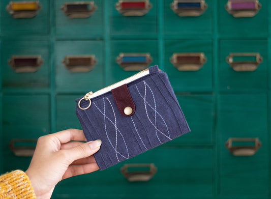 Cartera de mujer con puntadas reales con textura de bordado: cartera de viaje boho con cremallera, organizador de tarjetas de crédito