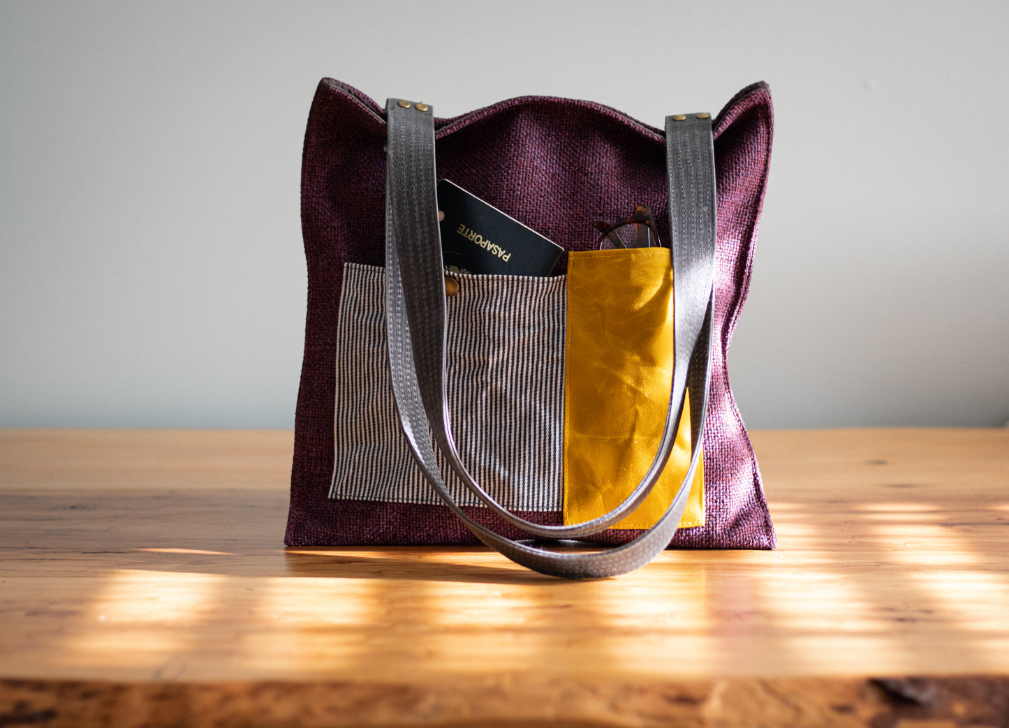 Bolso de lona encerada: bolso de hombro tejido con bolsillos exteriores de lona encerada
