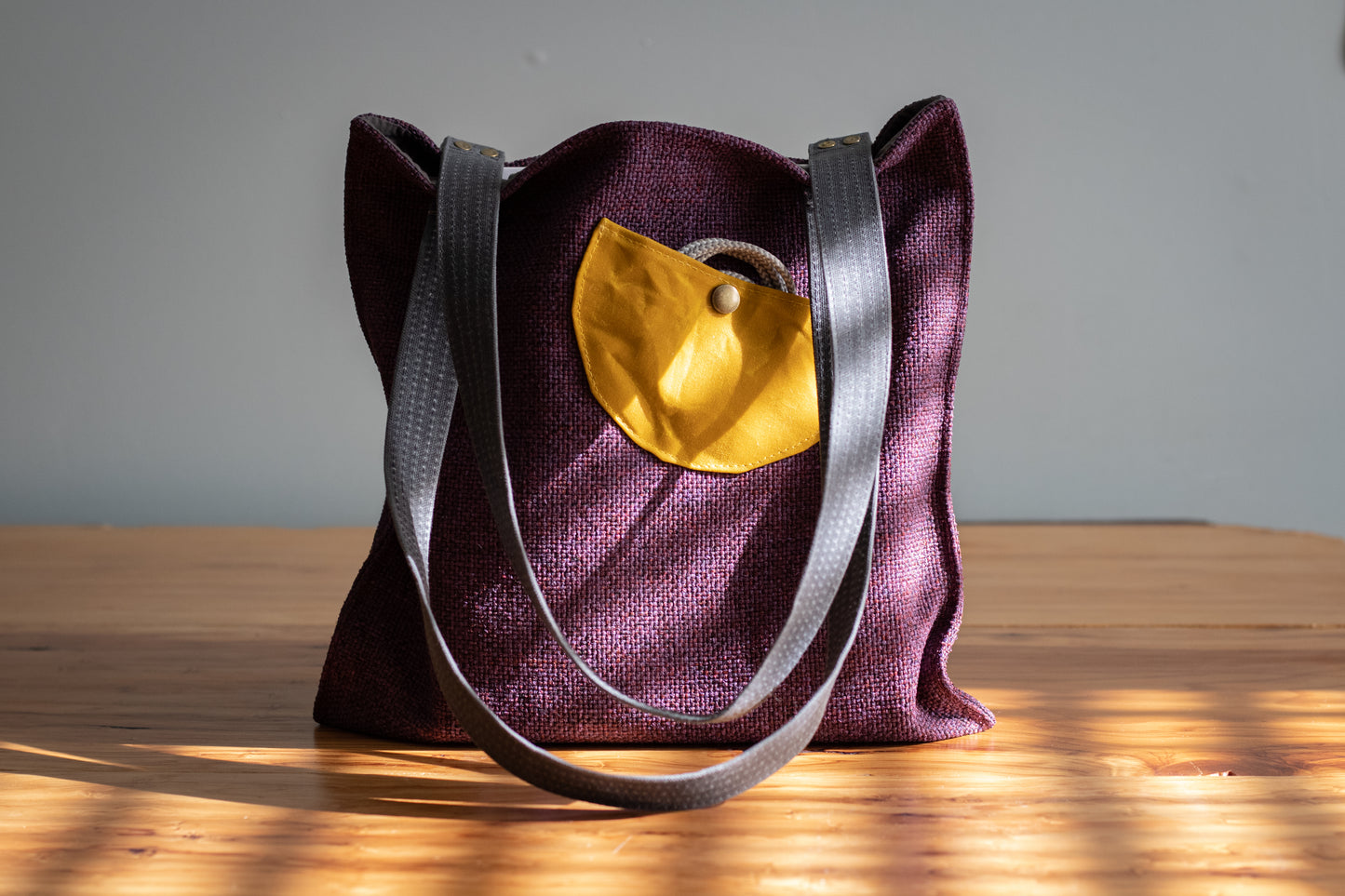 Bolso de lona encerada: bolso de hombro tejido con bolsillos exteriores de lona encerada